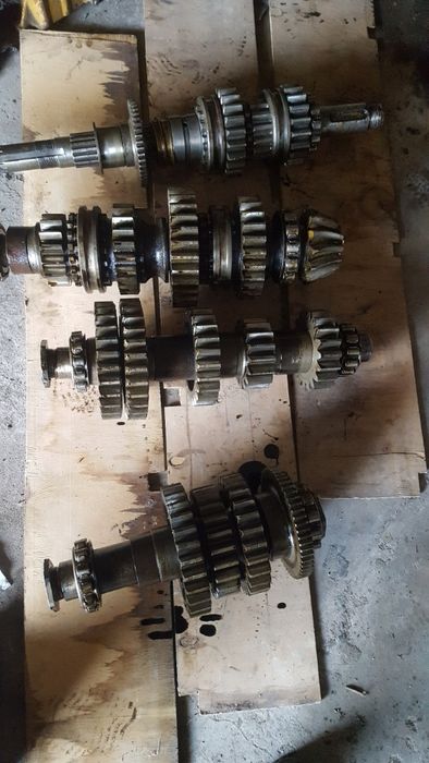 Коробка передач бульдозера ДЗ170.1