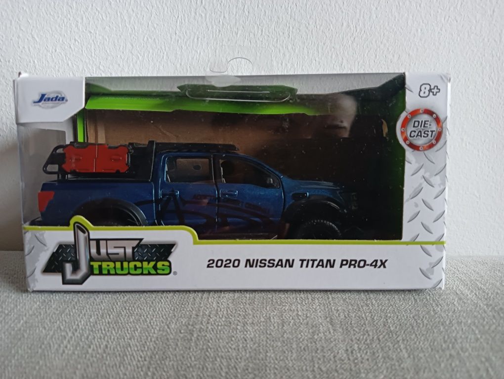 Model auta Nissan Titan PRO-4X Just Trucks