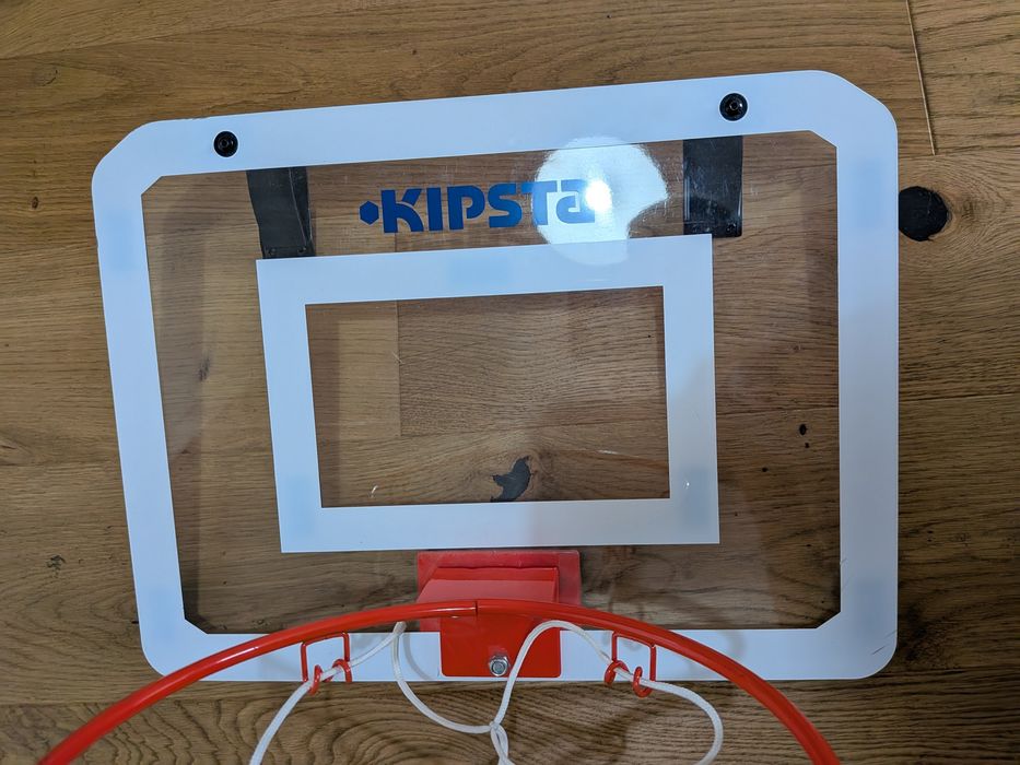 Mini kosz to koszykówki zawieszany na dzwi