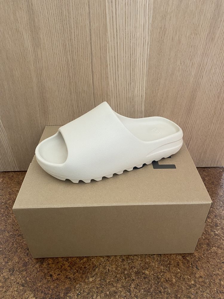 Yeezy Slide Bone