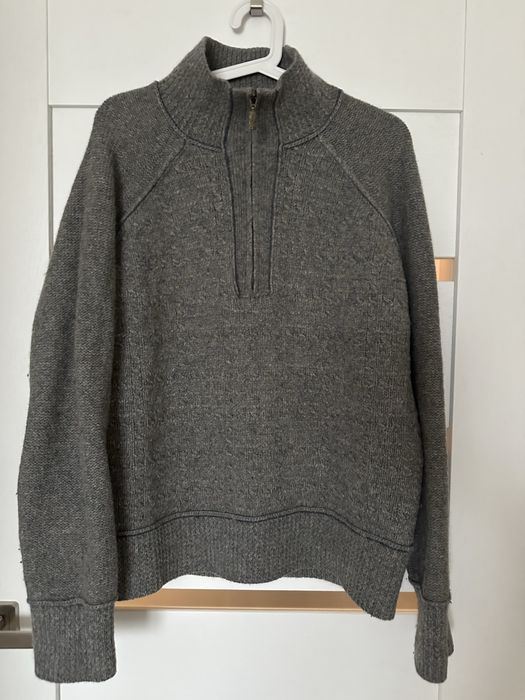 Welniany sweter welna jagnieca lambswool szary zapinany na suwak zamek