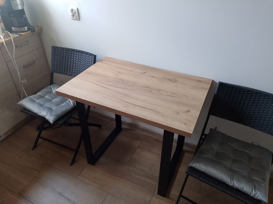 Sprzedam stół loft na metalowych nogach 90/60