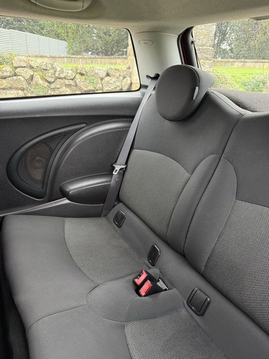 Mini one d 3 portas