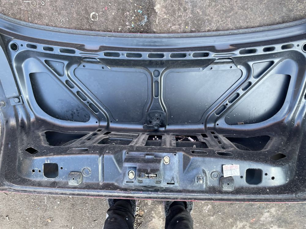 Кришка багажнику Mercedes W202 C180