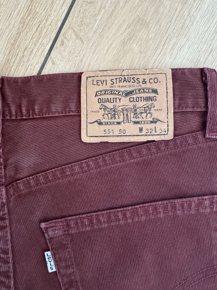 Levis Strauss 551