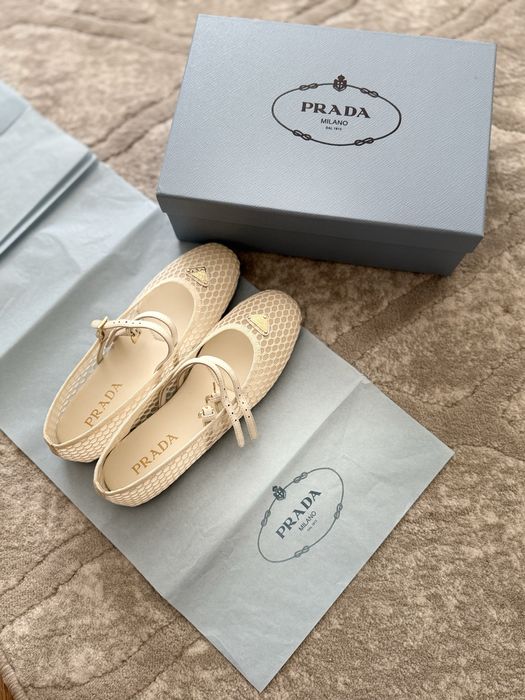Балетки нові Prada