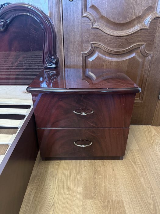 Меблі ліжко комод тумбочка шафа спальня