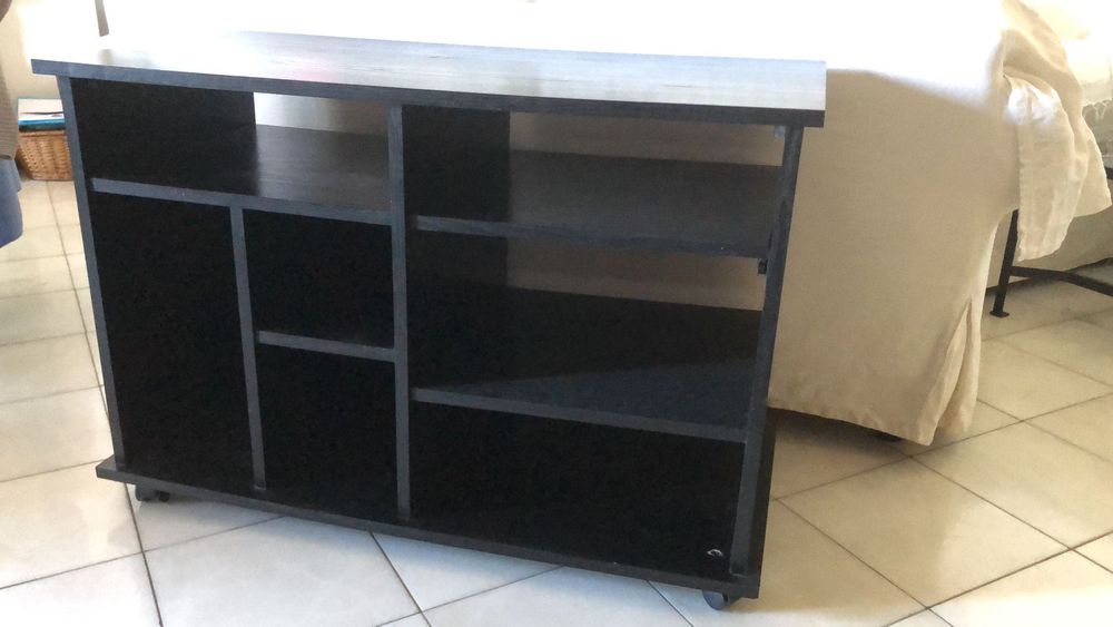 Móvel televisão c/espaço para arrumação