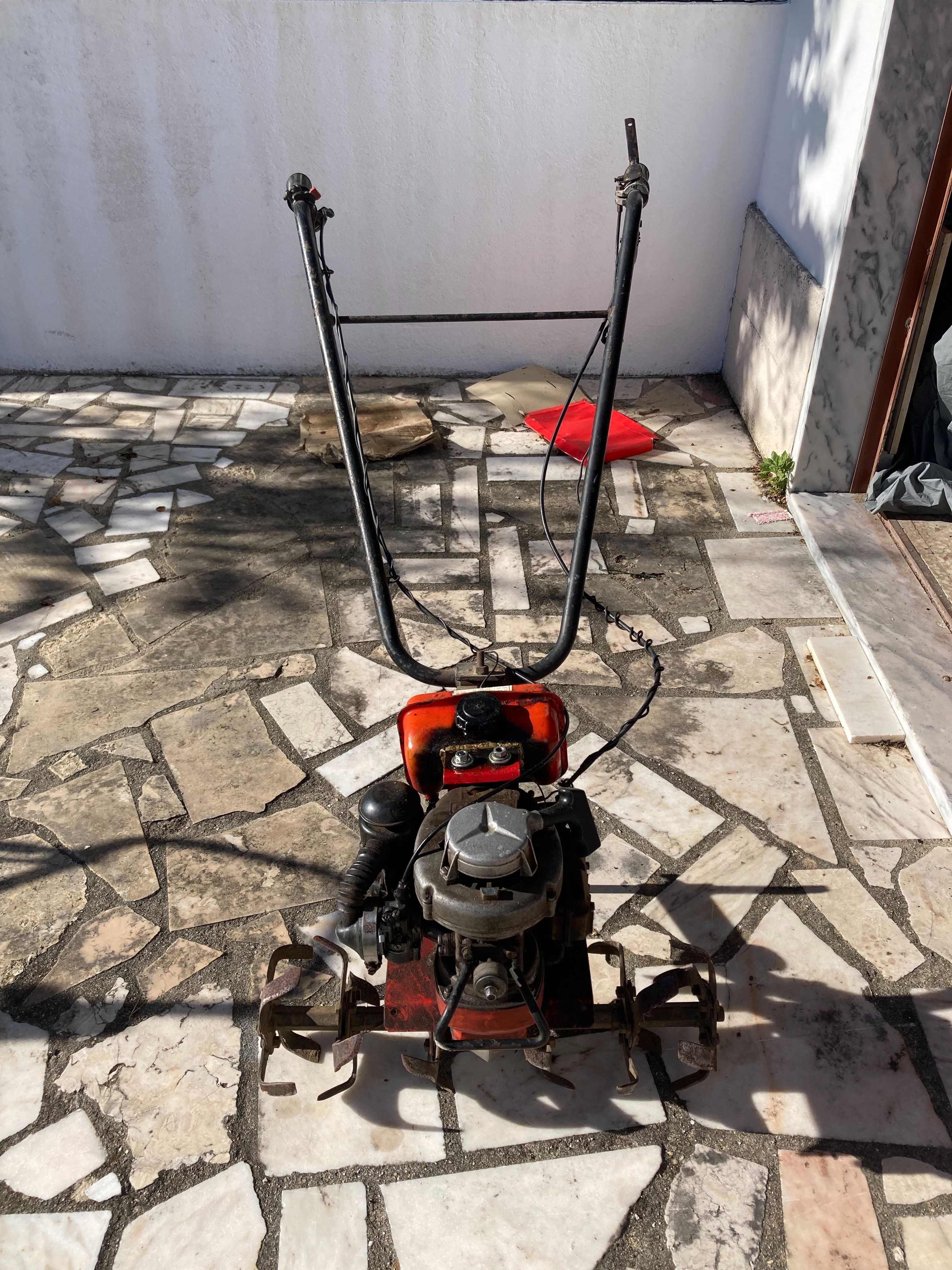 Moto enxada gasolina