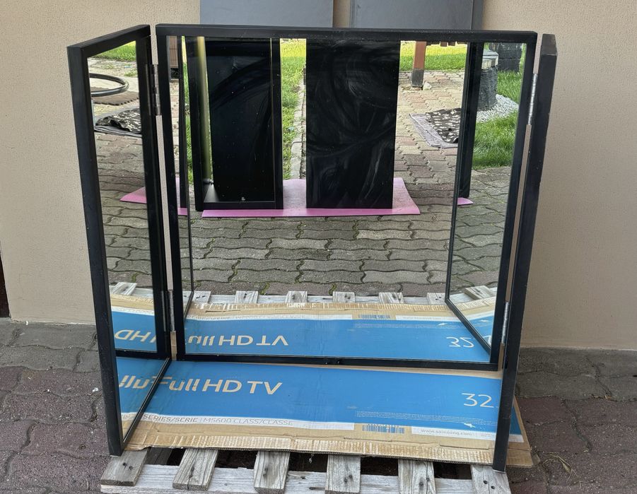 Komplet mebli fryzjerskich – szafki wiszące i lustro trójstronne