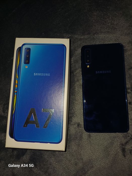 Телефон Samsung Galaxy A7