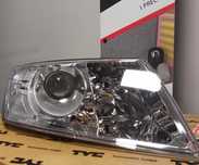 Skoda Octavia 2 04- Lampa/Reflektor przód prawy Xenon D1S +H 1