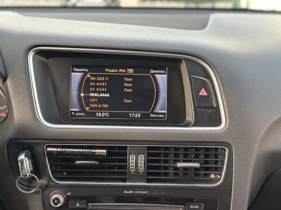 Продам Audi Q5 2012