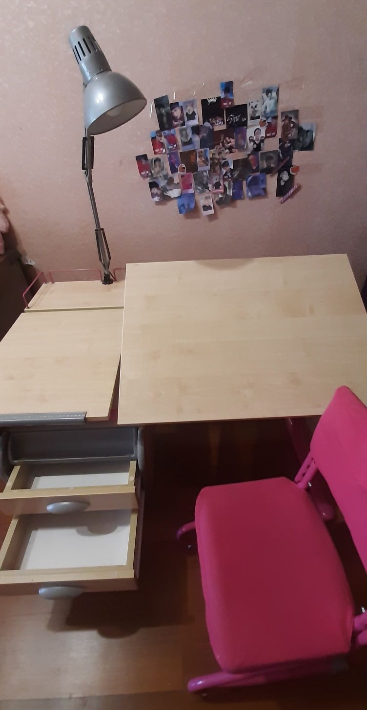 Парта, стіл , шкільний стіл