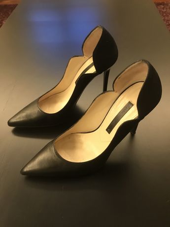 Sapatos stiletto preto