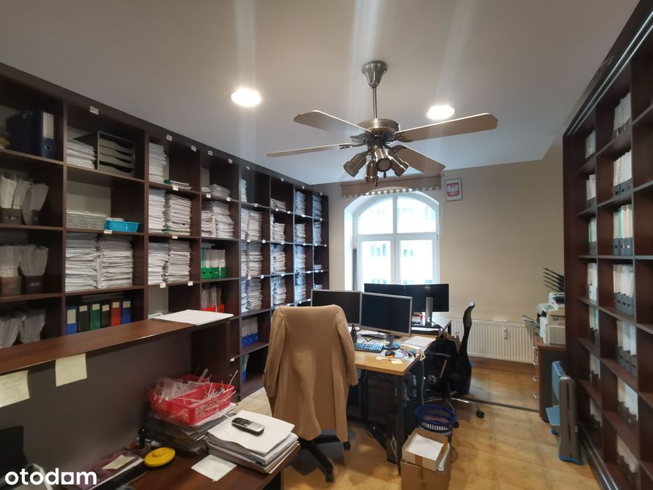 pokoje biurowe 21,7 i 11,7 m2 koło dworca, rynku Gdyni, nieumeblowane