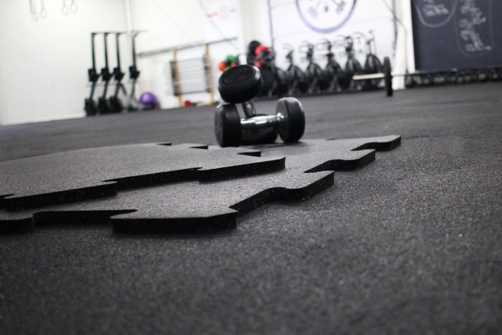 Podłoga sportowa gumowa puzzle na siłownie fitness crossfit
