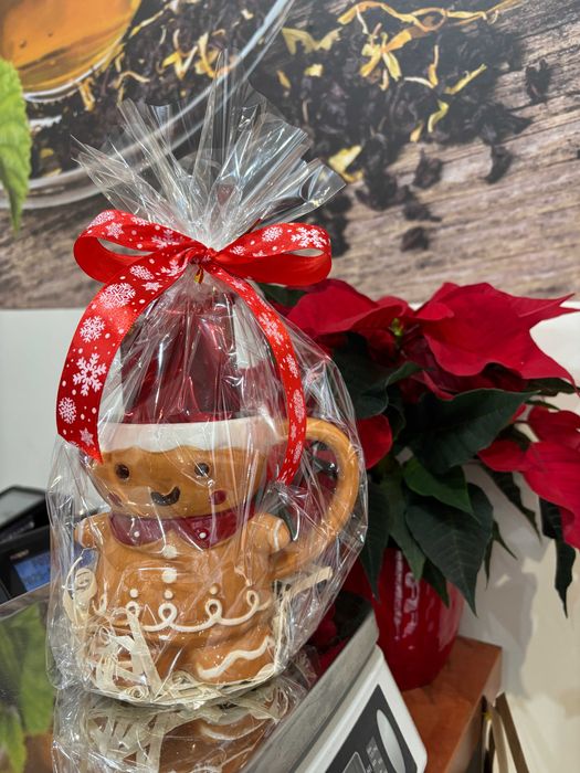 Herbaciany zestaw prezentowy herbata kubek pierniczek świąteczny