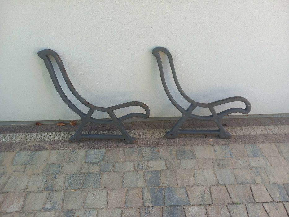 Sprzedam dwie żeliwne nogi do ławki
