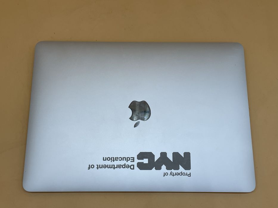 Macbook air 2020 m1 256gb стан ідеал! Батарея всього 35 циклів!