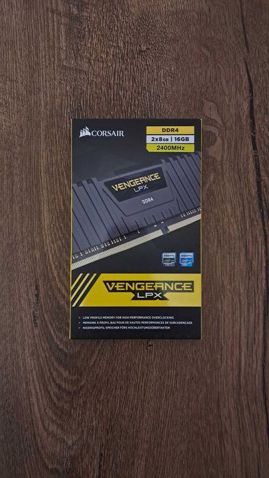 Pamięć RAM Corsair Vengeance LPX, DDR4, 16 GB (2x8GB), 2400MHz, CL16