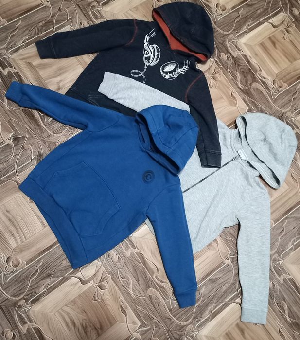 Набор толстовок с капюшоном на мальчика 4-6 лет