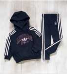 Оригинальный спортивный костюм Adidas для девочки 4-5 лет
