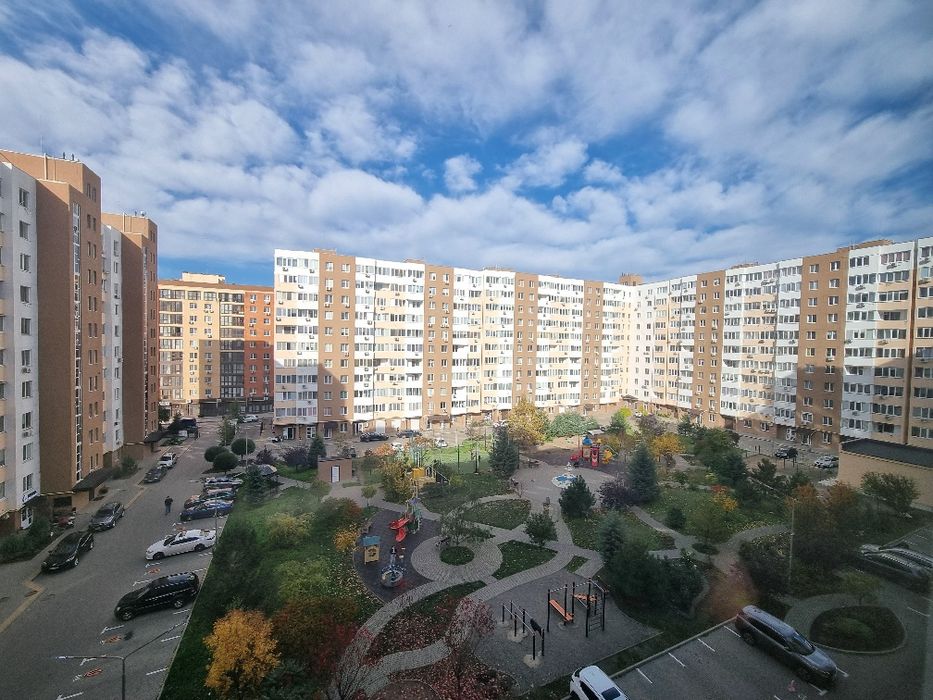 Продам кладовку на этаже. Сахарова 9. Для хранения вещей.