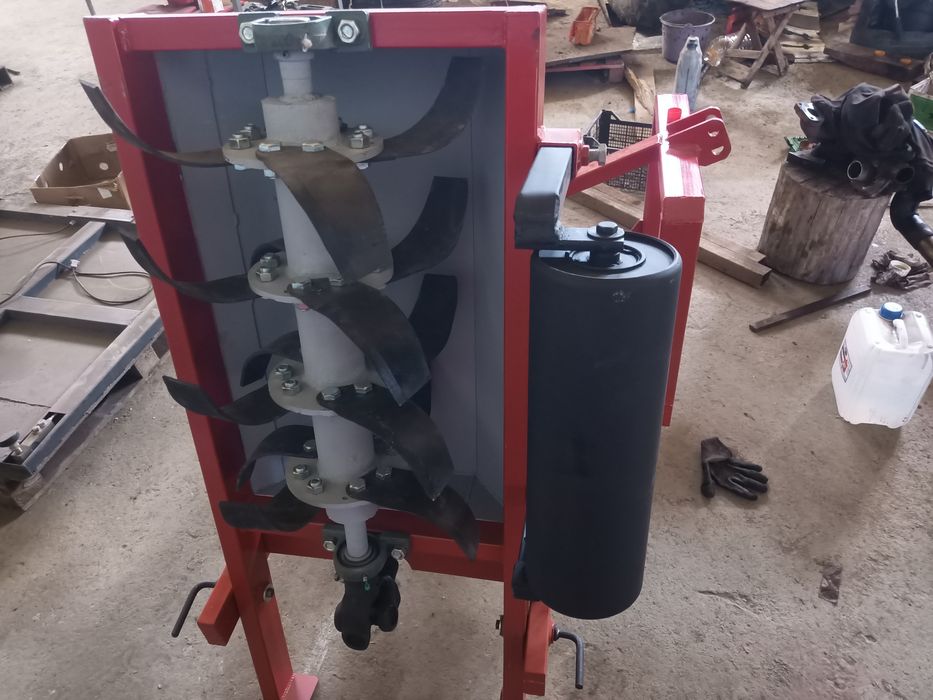 Фреза пристовбурна, садова