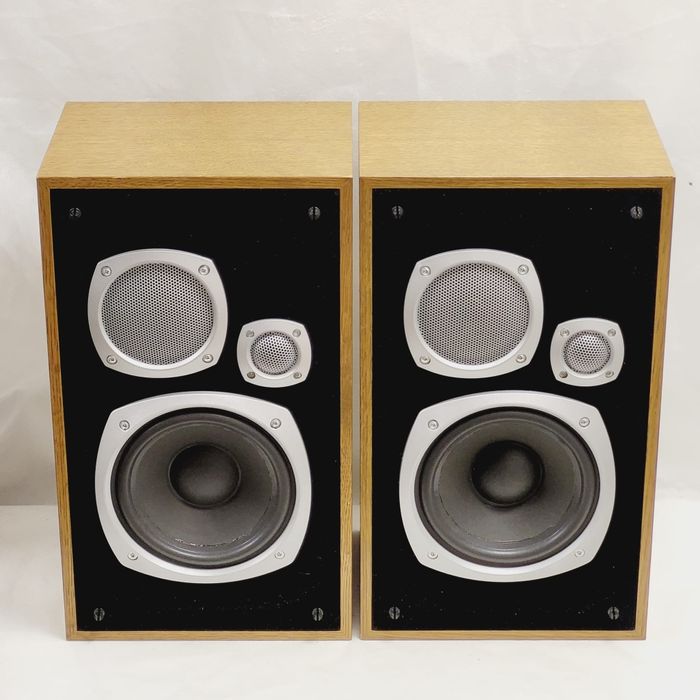 Kolumny Universum 3120 4ohm 80/120W 30-25kHz 3 drożne