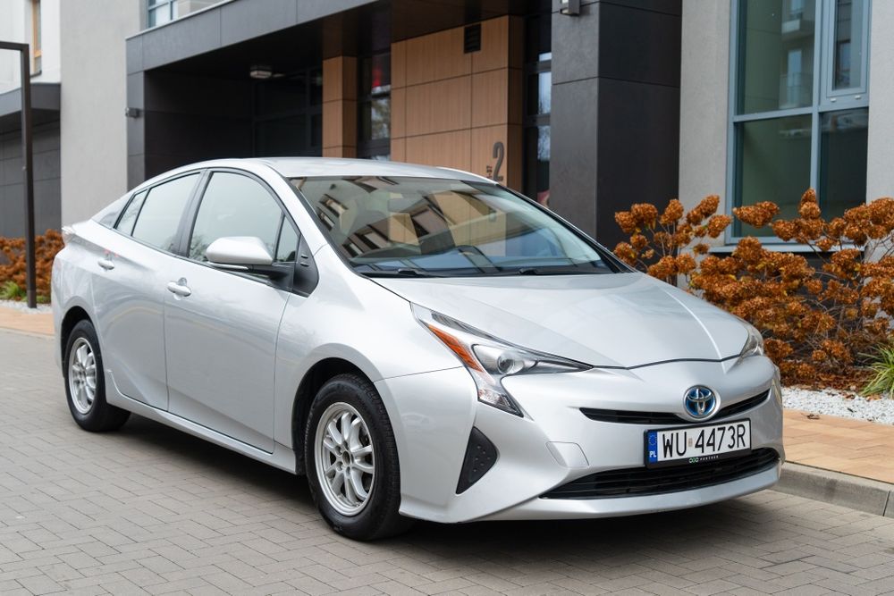 Wynajem Toyota Prius 4 Automat - Hybryda + GAZ LPG ! Wypożyczalnia