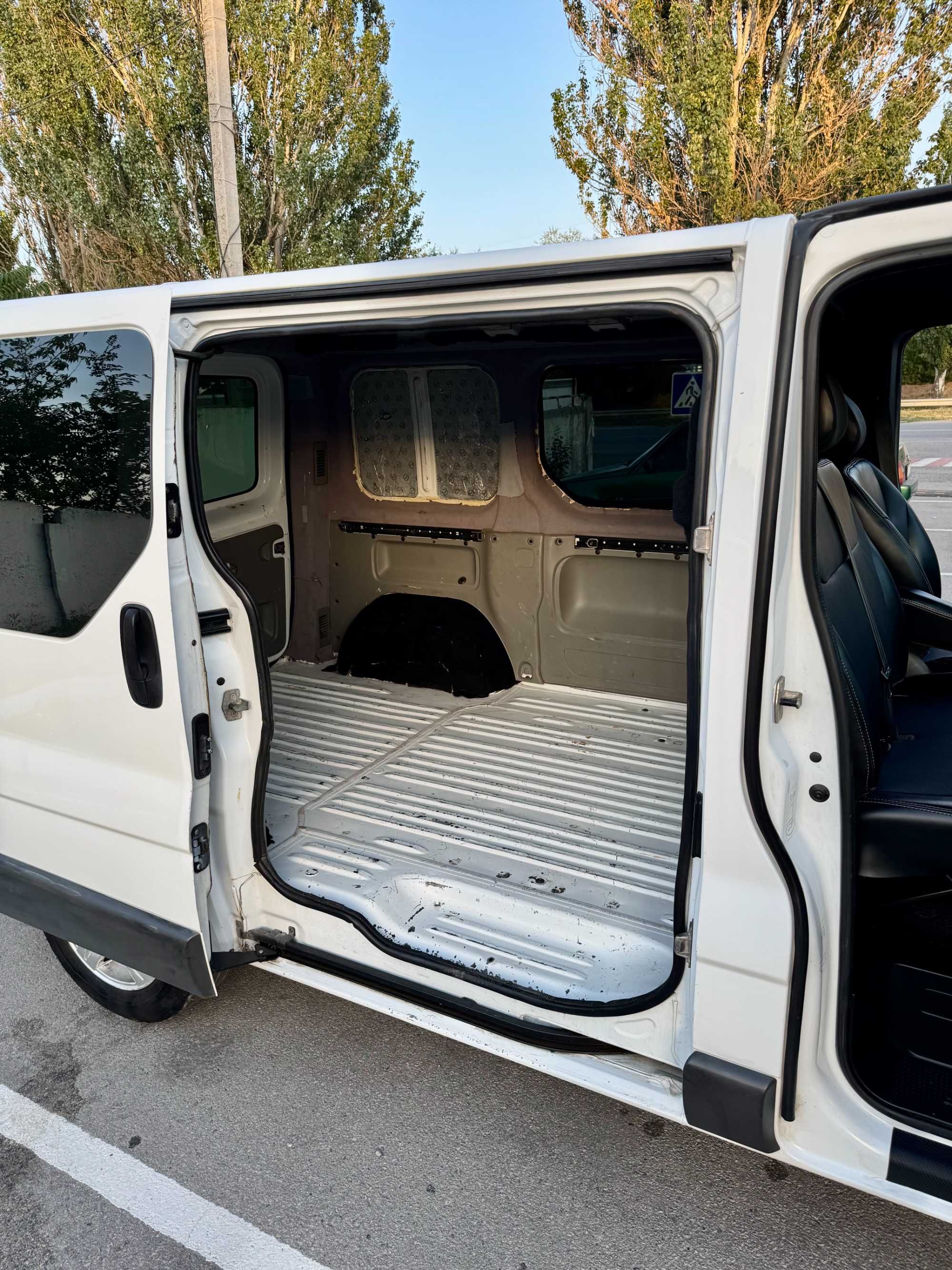 Опель Віваро Opel Vivaro 2010