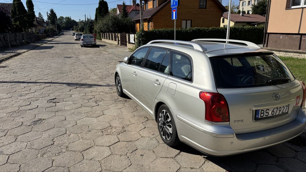 Toyota Avensis T25 2005 rok 2.0 benzyna