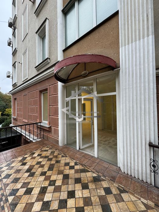 Французский бульвар Фасад Офис Интернет Магазин Шоурум