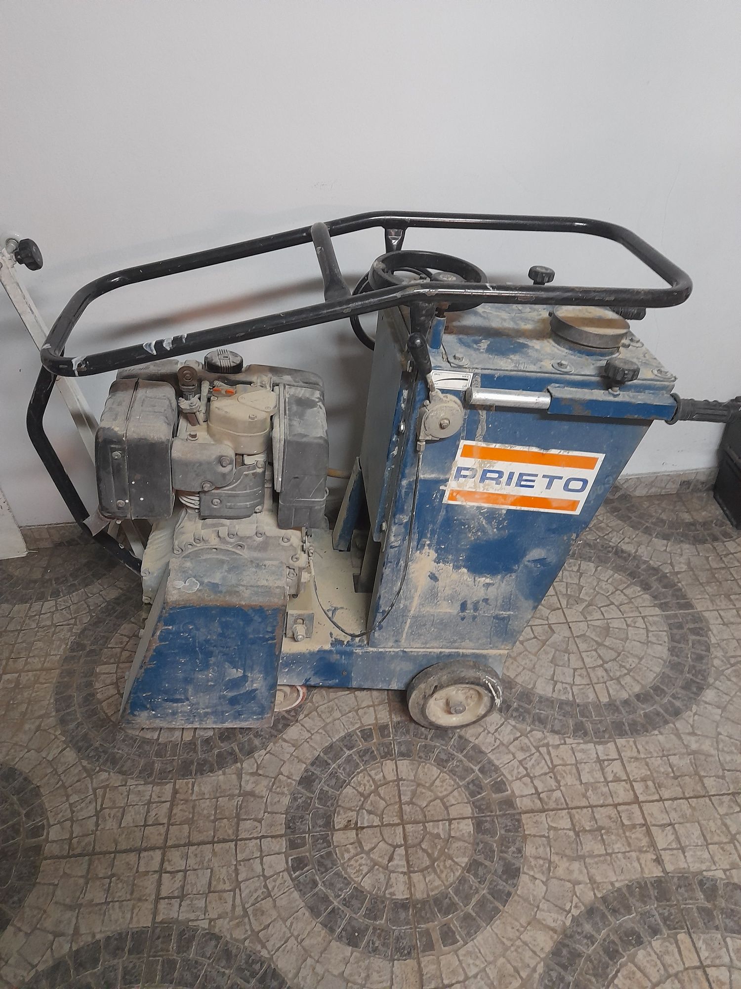 Carotes e cortes em betão