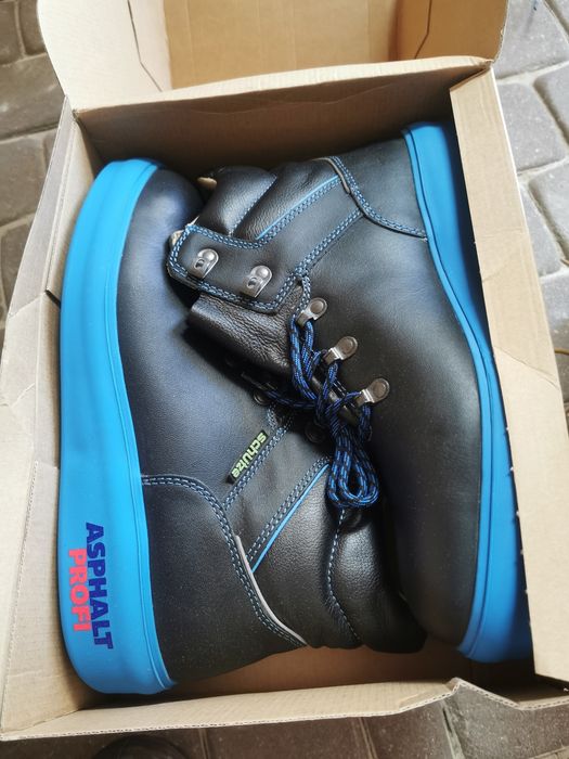 Buty przy drogach asfaltu asfalt jak i papy