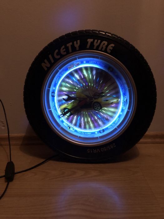 Zegar ścienny w stylu opony samochodowej