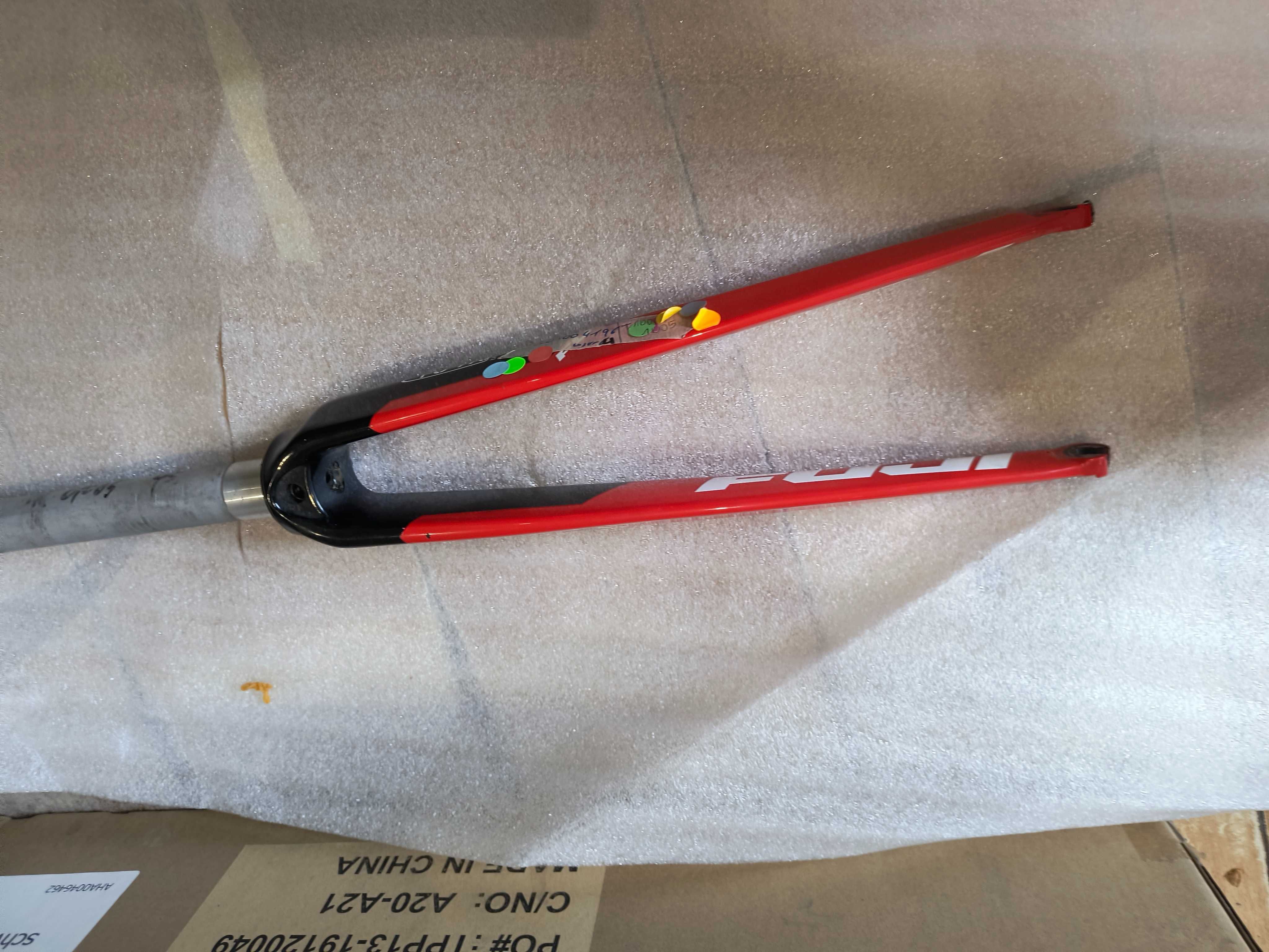 Widelec Carbon Fuji Roubaix 1.0 - czerwony FC-770 - karbonowy
