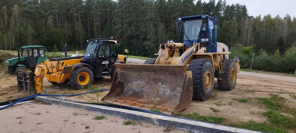 Roboty ziemne budowalne prace sprzętem budowlanym