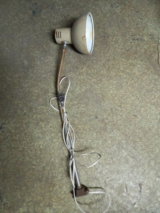 Stara lampa do warsztatu PRL