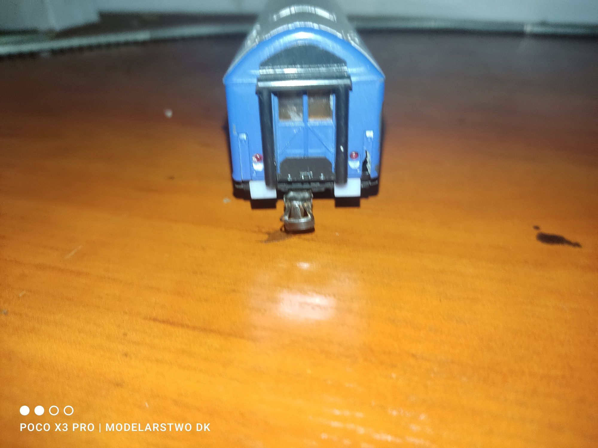 Piko oświetlony wagon sypialny ĆSD w skali H0 1:87 kolejka makieta