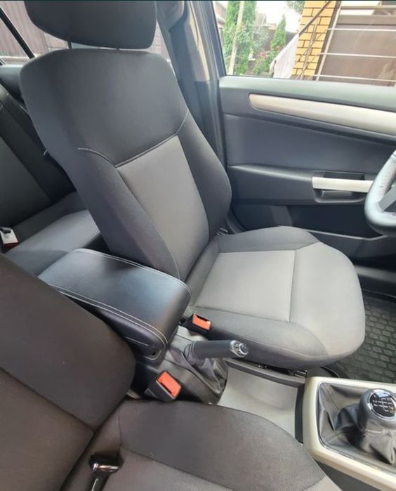 Opel Astra h sedan 1.6