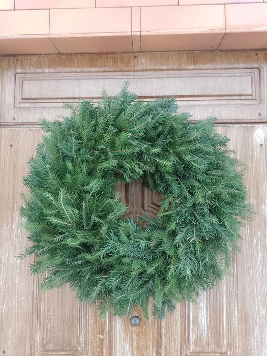 Віночок на двері з живої ялинки Гірлянда з живої хвої на сходи вікно