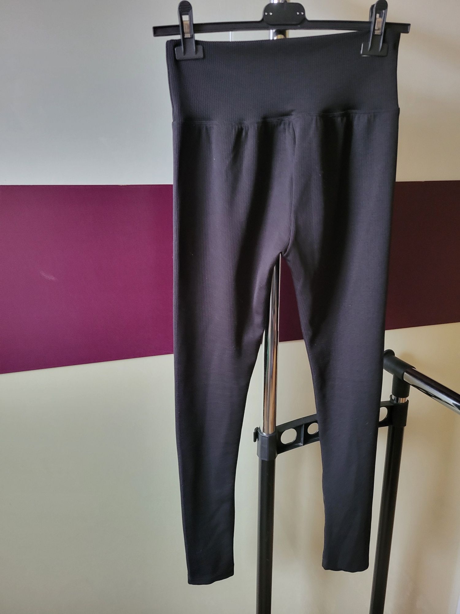 Legginsy prążkowane z sercem 170