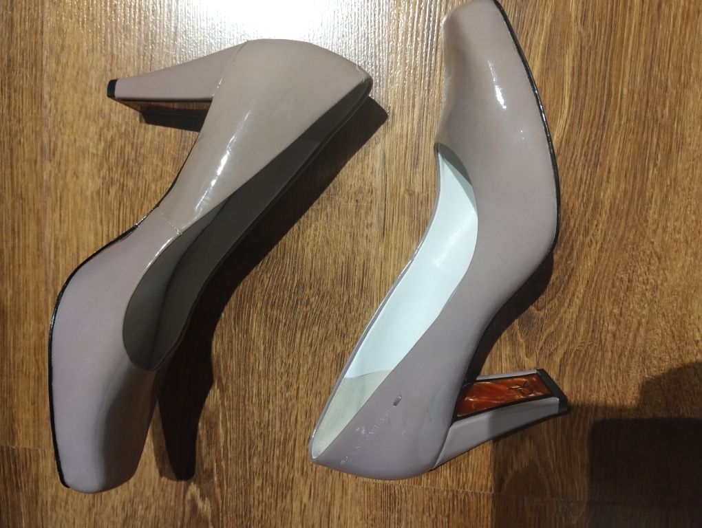 Szpilki skóra Calvin Klein rozm 36