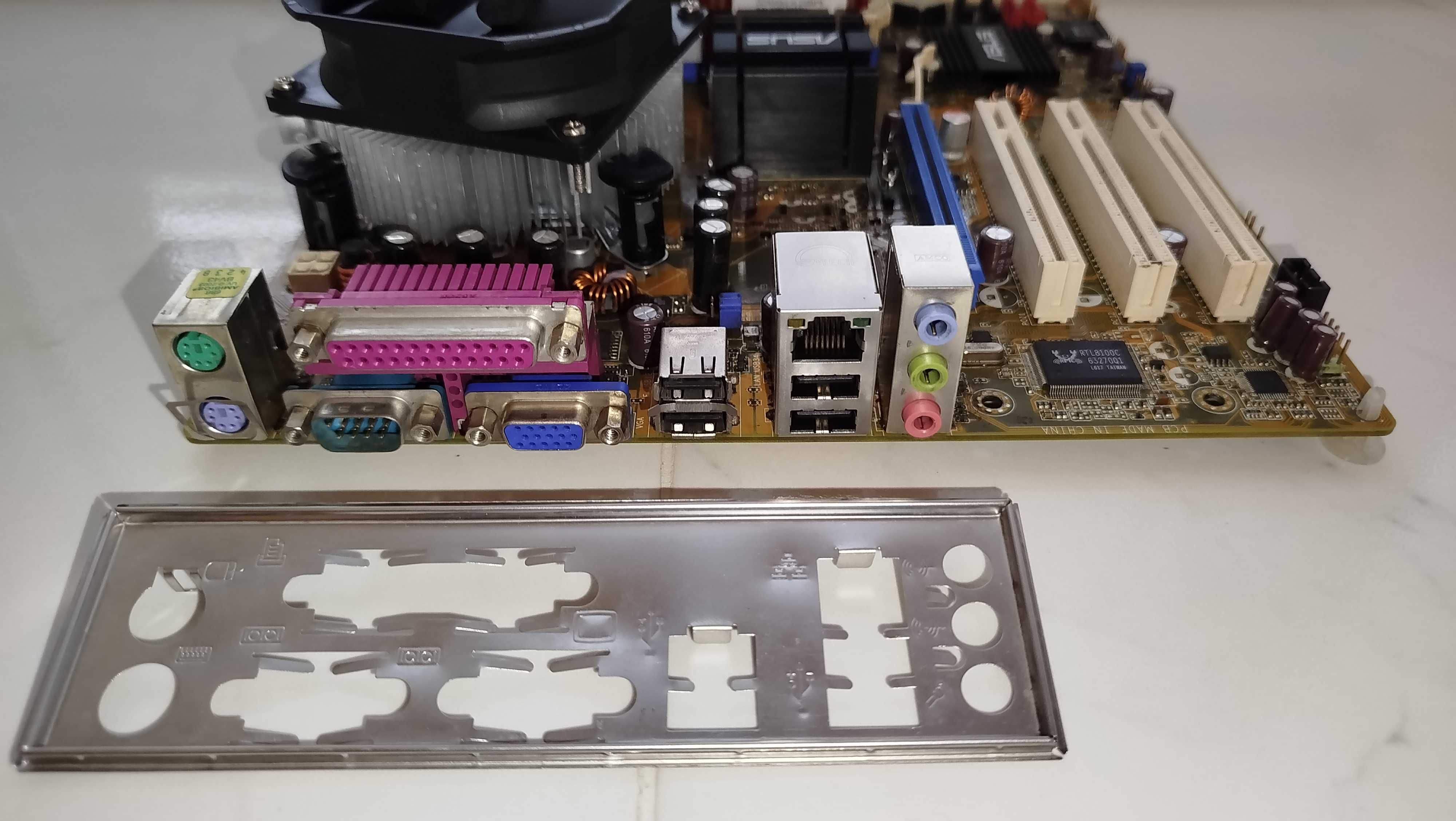 Комплект от старого ПК Socket 775 ( плата , процессор , память )