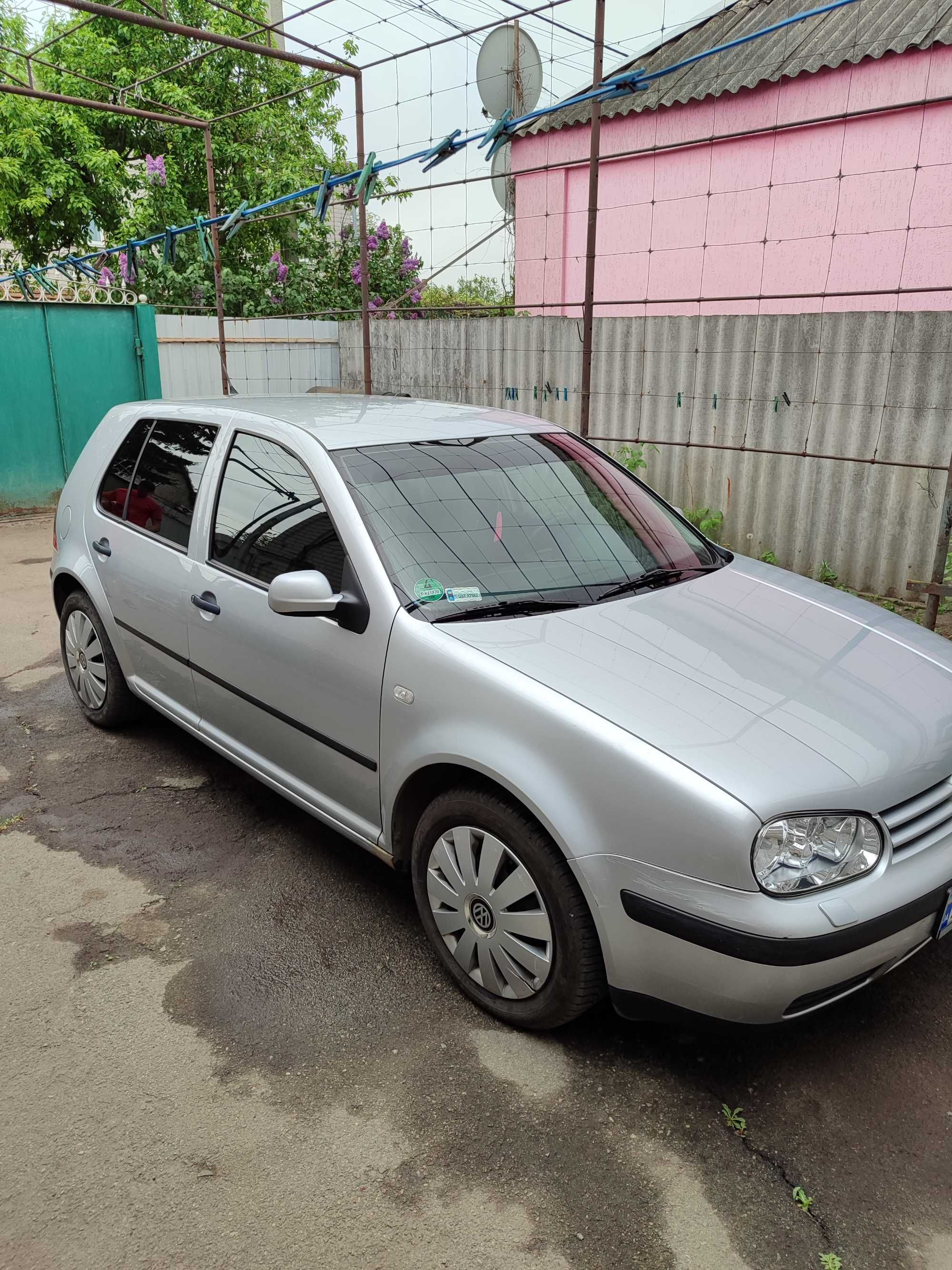 Продам автомобіль VW Golf