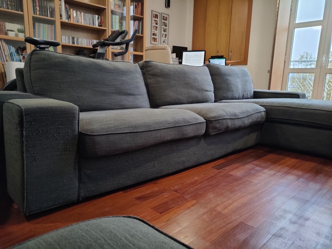 Sofá ikea kivik 4 lugares, com chaise longue