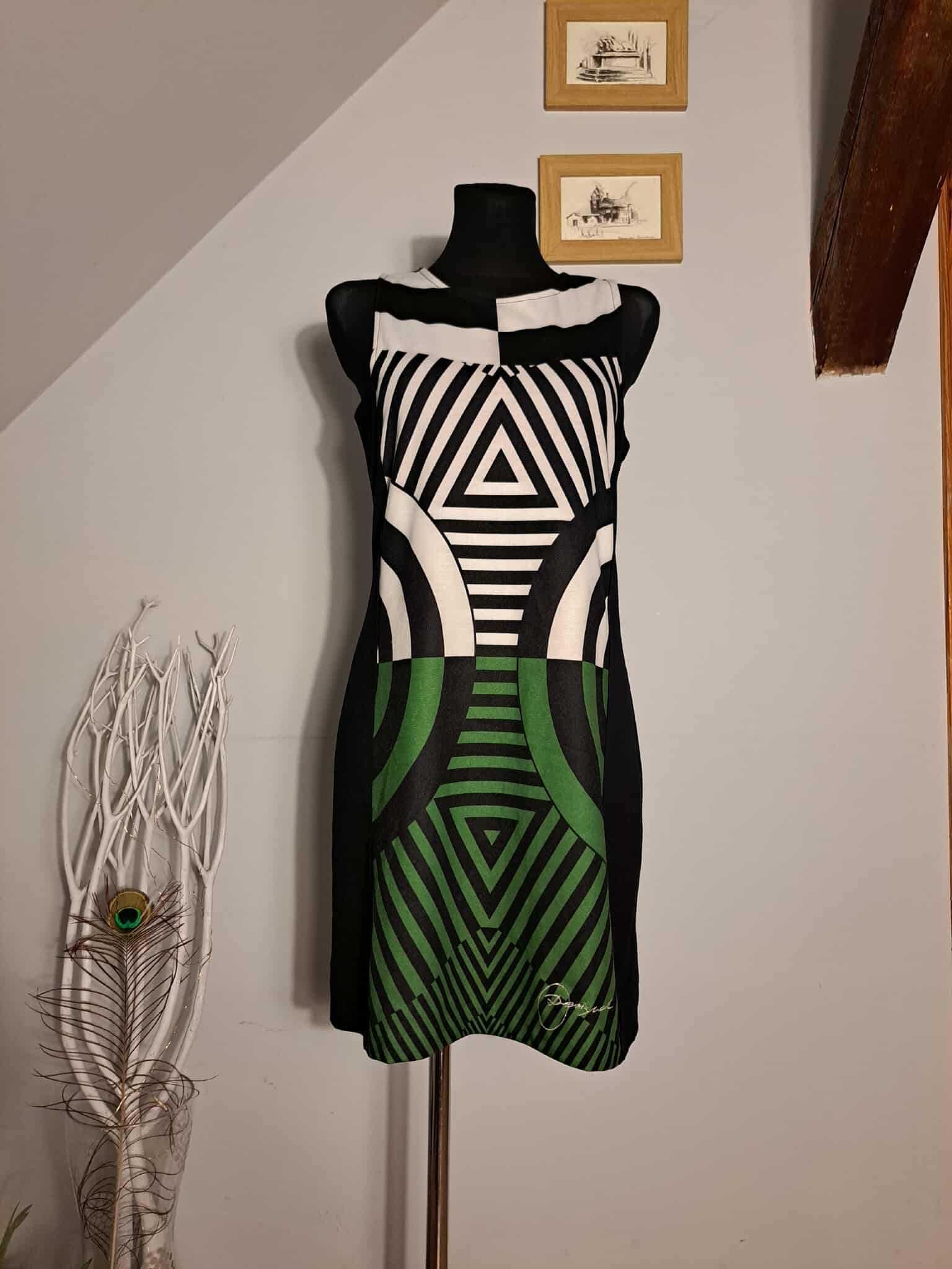 Sukienka Desigual, Czarna z Geometrycznym Wzorem,