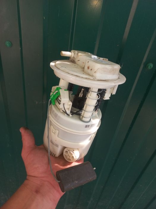 172024388r 8200903680 топливный насос бензонасос renault dacia logan/s